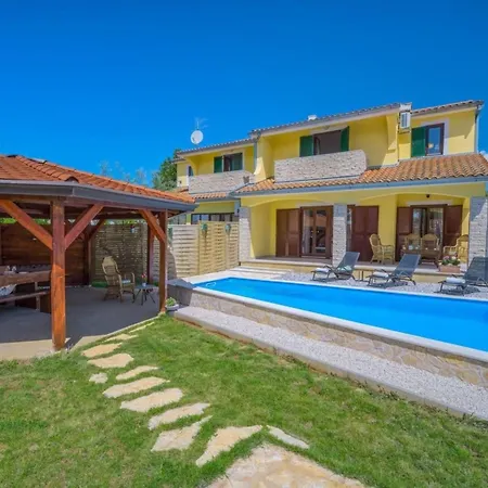 Holiday home Chiara *