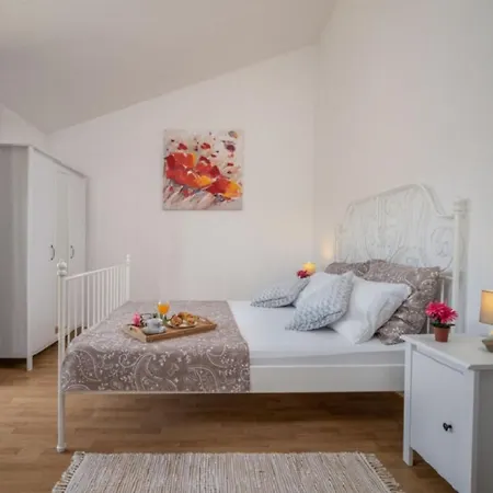 Chiara Holiday home